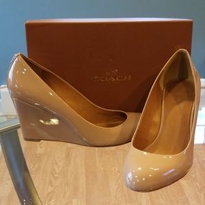 Tan wedge heel shoes